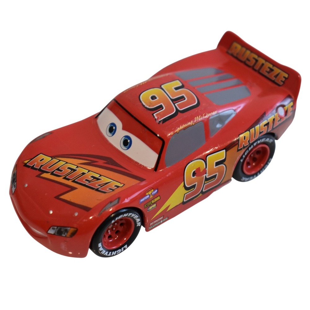 Disney Pixar Cars Lightning McQueen Toy Car Red Good 1:43 Scale Die-Cast